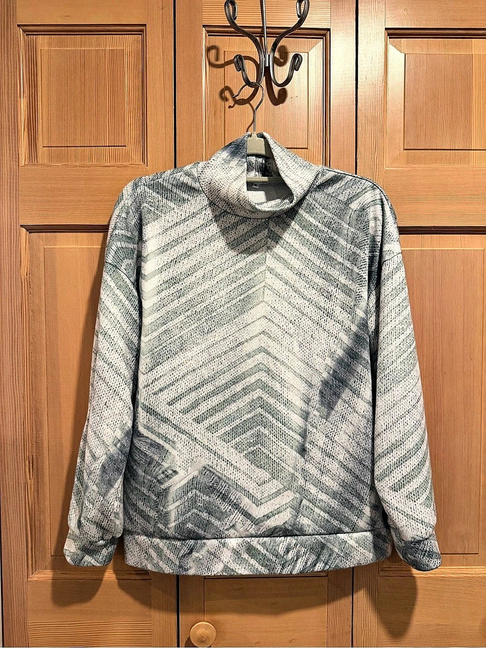 Geometric Pullover in Green & White Size XL